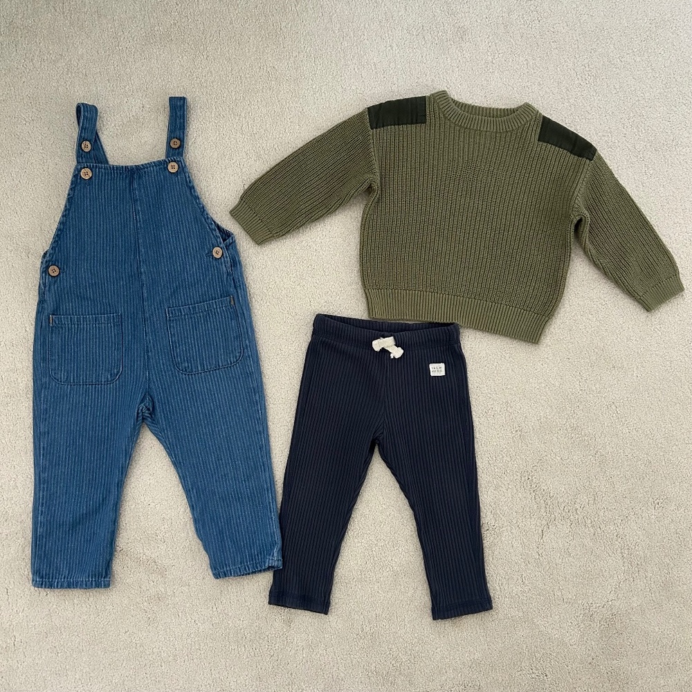 Zara 12-18m lot overalls, leggings and sweater